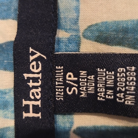 Hatley Geometric Print Tiered Ruffle Sleeve Vneck Tank Blouse - Picture 2 of 12